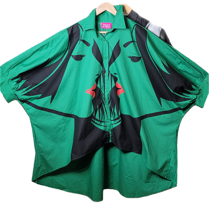 Product Title:
Oversized Balloon Sleeve Shirt with Face Print

Balloon Sleeve T-Shirt with Face Graphic

Product Description:
"This oversized balloon sleeve shirt features a bold face print on the front, offering a unique and stylish look. Made from soft, comfortable fabric, it combines a relaxed fit with eye-catching design, perfect for a statement piece in any casual wardrobe."