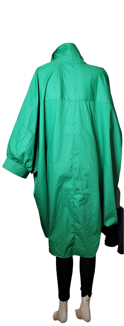 Product Title:
Oversized Balloon Sleeve Shirt with Face Print

Balloon Sleeve T-Shirt with Face Graphic

Product Description:
"This oversized balloon sleeve shirt features a bold face print on the front, offering a unique and stylish look. Made from soft, comfortable fabric, it combines a relaxed fit with eye-catching design, perfect for a statement piece in any casual wardrobe."